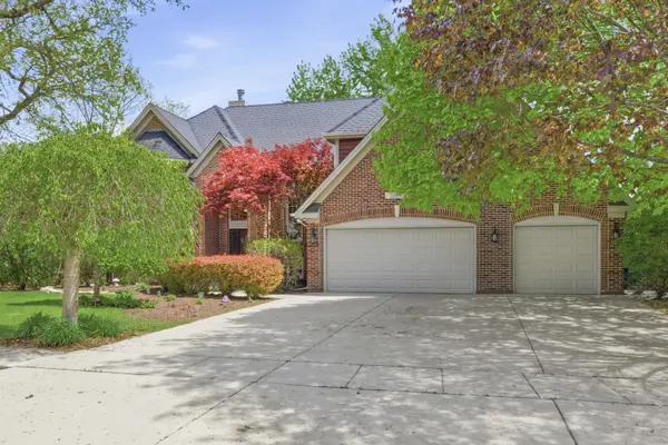 1399 Medinah DR, Itasca, IL 60143