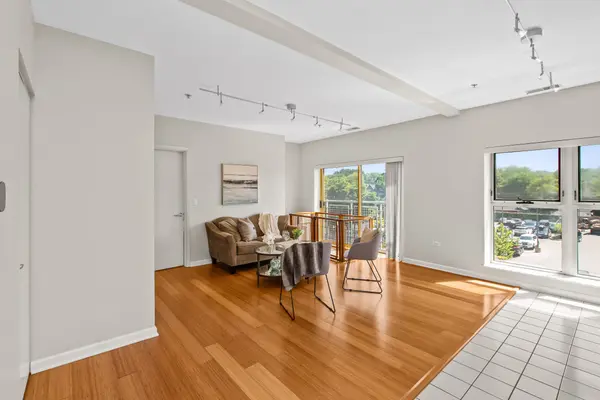1210 Chicago AVE #305B, Evanston, IL 60202