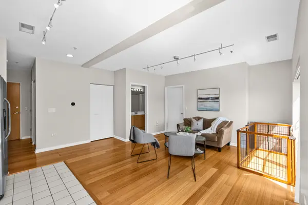 1210 Chicago AVE #305B, Evanston, IL 60202