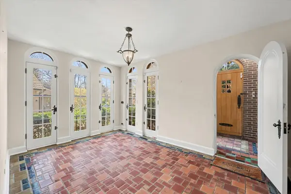 396 Sheridan RD, Glencoe, IL 60022