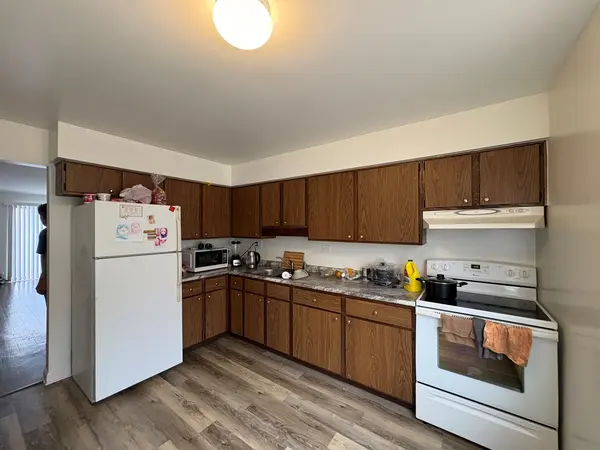 812-820 Perry DR, Mundelein, IL 60060