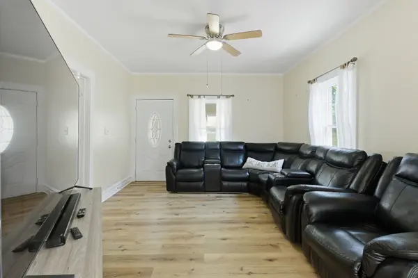 637 S SPENCER ST, Aurora, IL 60505