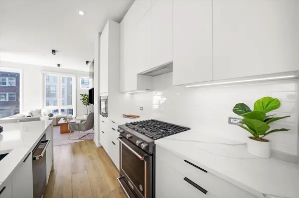 4232 W Belmont AVE #4, Chicago, IL 60641