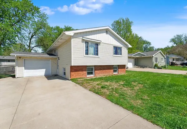 1704 Fort Jesse RD, Normal, IL 61761