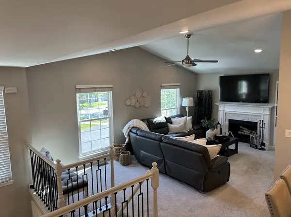 757 Grosse Pointe CIR #19-2, Vernon Hills, IL 60061