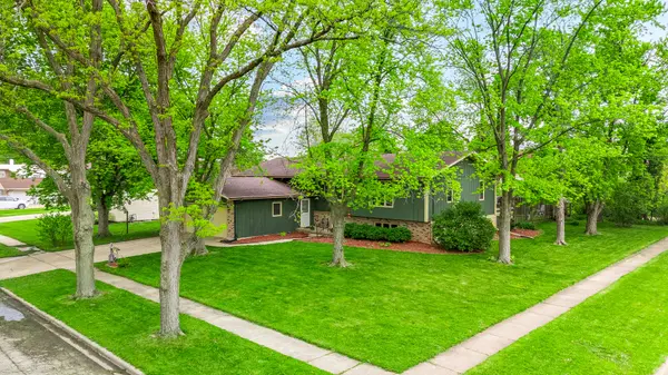 122 Mattek AVE, Dekalb, IL 60115