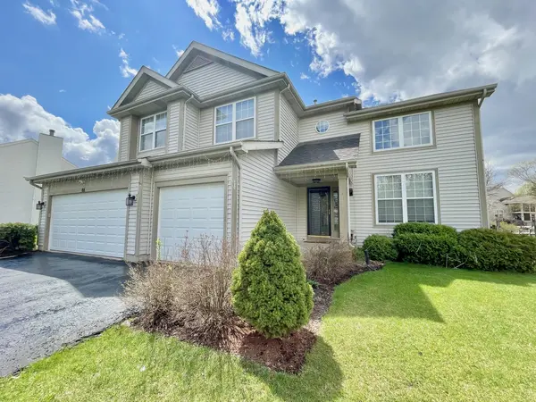 88 Hackney LN, Lindenhurst, IL 60046