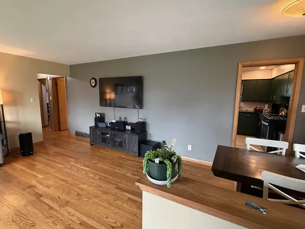 504 E Calhoun ST, Woodstock, IL 60098