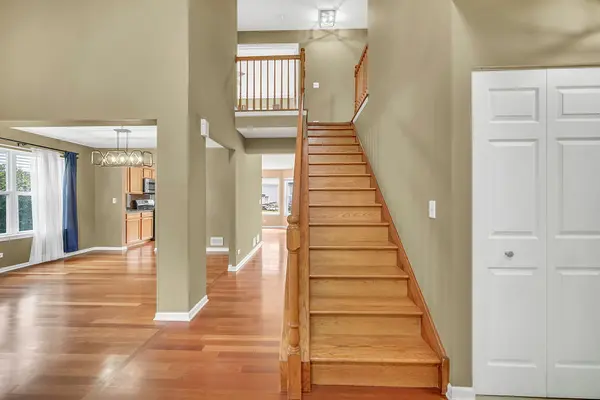1201 Mayfair DR, Carpentersville, IL 60110