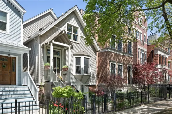1332 W School ST, Chicago, IL 60657