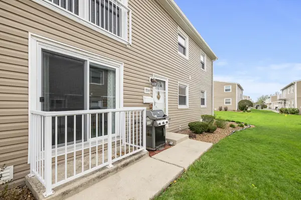 7934 164th PL #7934, Tinley Park, IL 60477