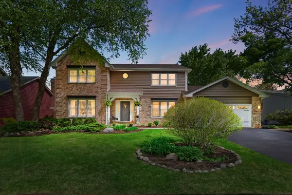 110 Courtney LN, Cary, IL 60013