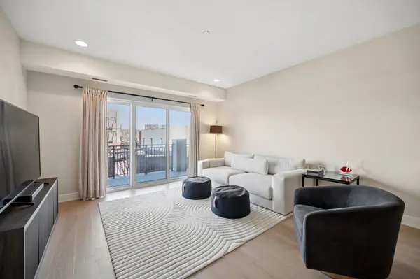 815 Laurel AVE #203, Highland Park, IL 60035