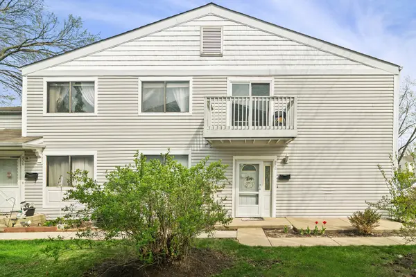 872 Cambridge PL #126D,  Wheeling,  IL 60090