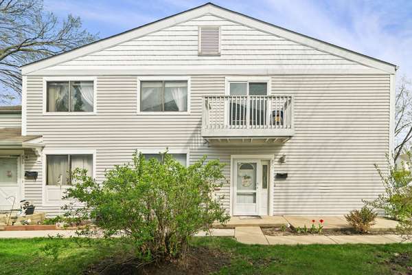 872 Cambridge PL #126D, Wheeling, IL 60090