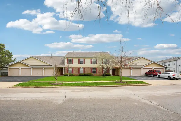 402 Woodview CIR #D,  Elgin,  IL 60120