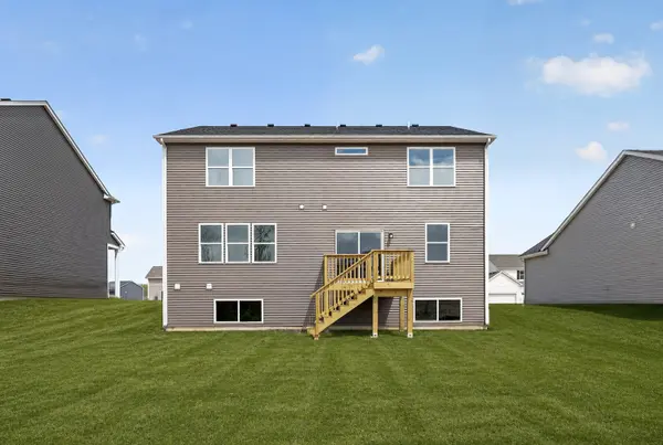 4011 Meadowridge DR, Woodstock, IL 60098
