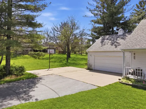 405 Mississippi DR, Dixon, IL 61021