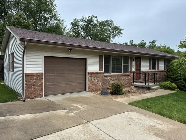 705 Lara RD,  Normal,  IL 61761