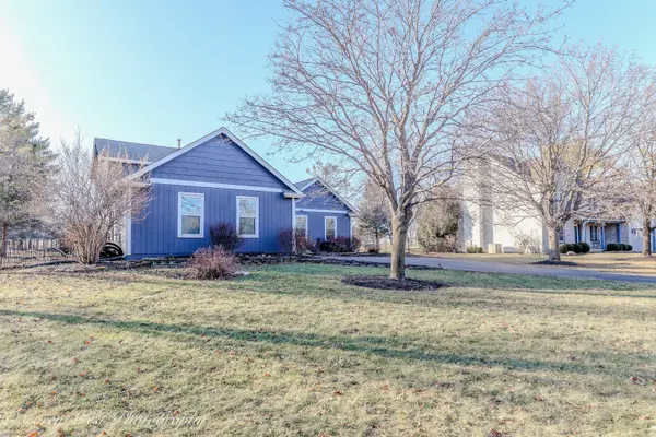 10215 Ridge LN, Union, IL 60180