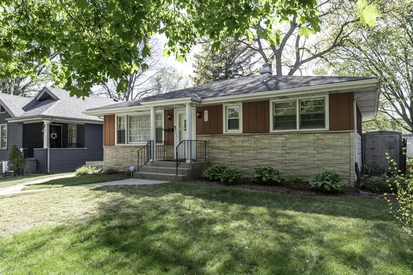 1316 N Ash ST, Waukegan, IL 60085