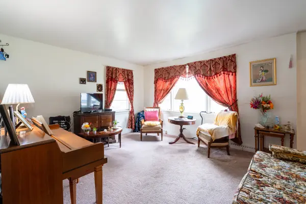 1744 Wesley AVE, Evanston, IL 60201