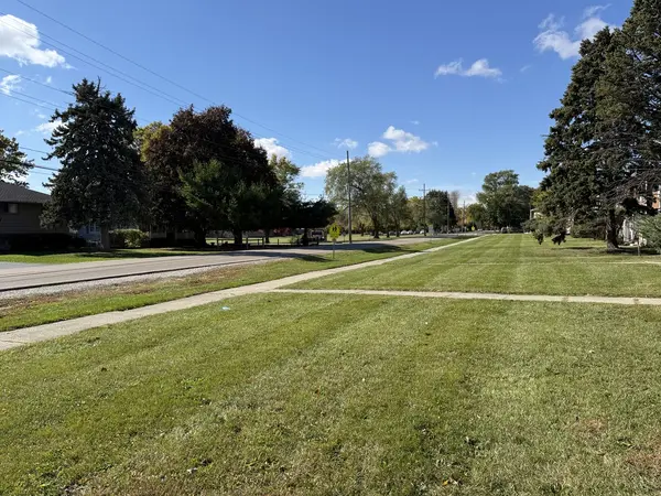 691 OLD INDIAN TRAIL RD, Aurora, IL 60506