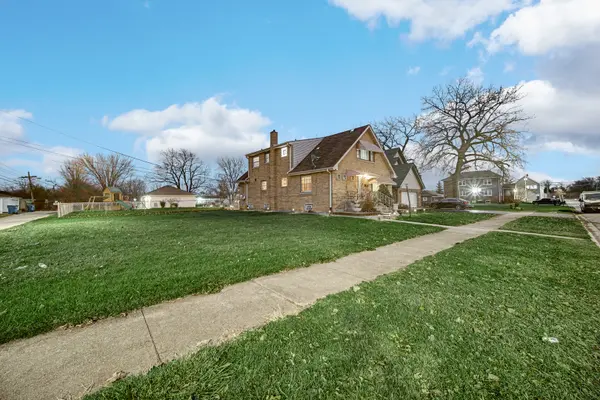 15817 Union AVE, Harvey, IL 60426