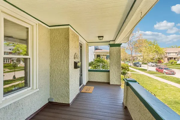 909 Linden AVE, Oak Park, IL 60302