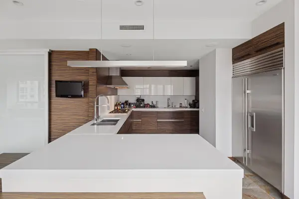800 N Michigan AVE #2502, Chicago, IL 60611