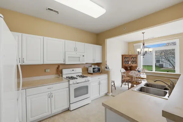 13531 YELLOW PINE DR, Huntley, IL 60142