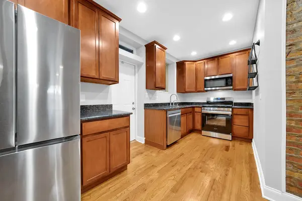 2256 W Arthur AVE #2, Chicago, IL 60645