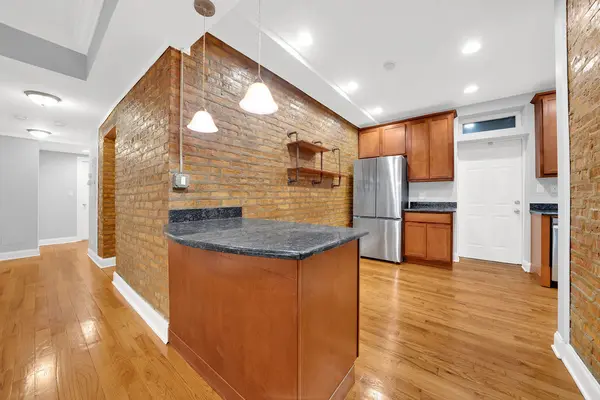2256 W Arthur AVE #2, Chicago, IL 60645