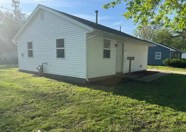 1320 Hedge RD, Champaign, IL 61821