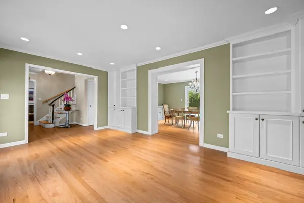 3142 Hemlock LN, Northbrook, IL 60062