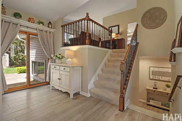 38 Chelsea LN, Cary, IL 60013