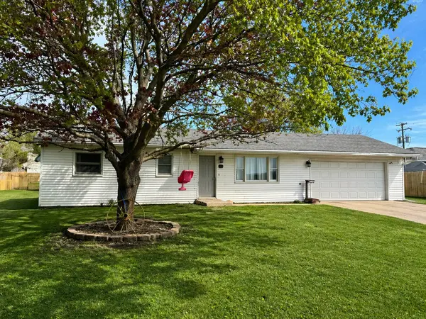419 E Cleveland ST, Cullom, IL 60929