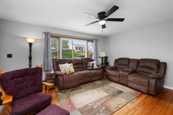 2122 Cody ST, Bettendorf, IA 52722