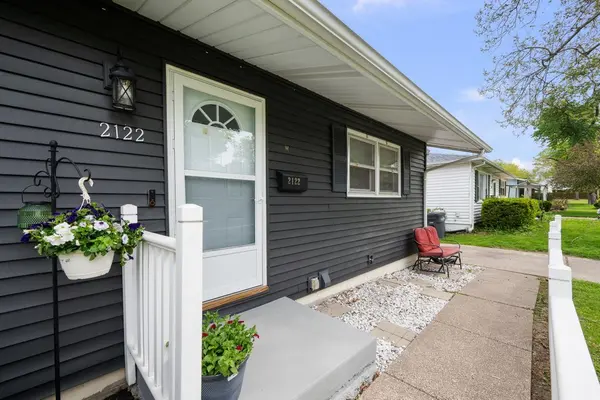2122 Cody ST, Bettendorf, IA 52722