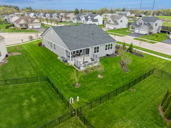 9242 Enstrom CT, Huntley, IL 60142