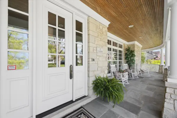 11 S Adams ST, Hinsdale, IL 60521