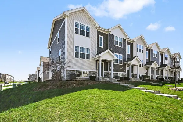 854 Briar Glen CT, Hampshire, IL 60140