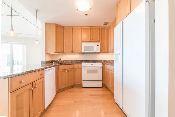 57 E Delaware PL #3204, Chicago, IL 60611