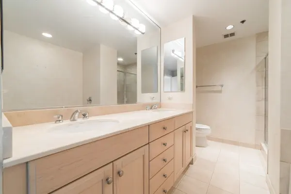 57 E Delaware PL #3204, Chicago, IL 60611