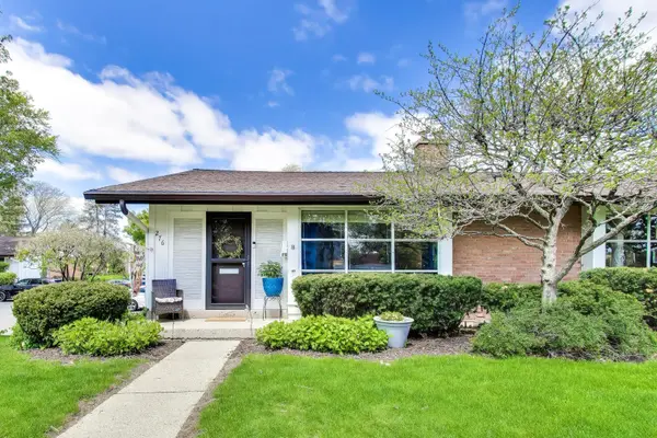 276 Crestwood VLG, Northfield, IL 60093