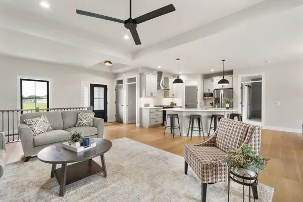 361 Linda LN, Riverdale, IA 52722