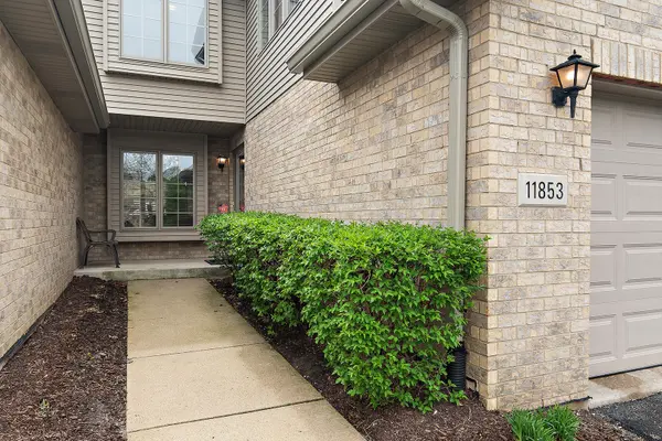 11853 Sterling DR, Orland Park, IL 60467
