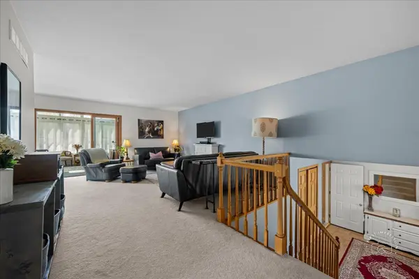 1610 Heather DR, Aurora, IL 60506