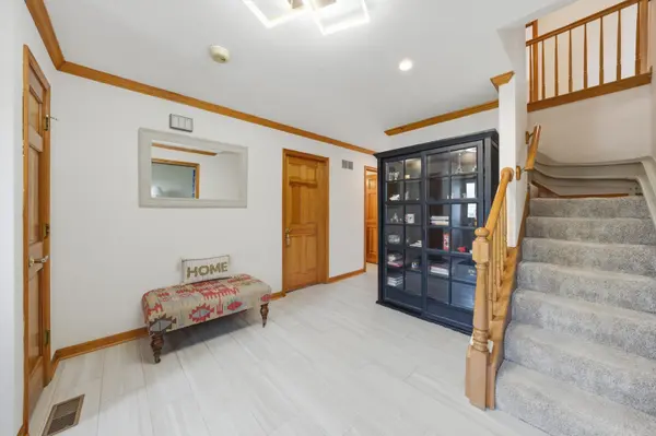 18 Newgate AVE, Naperville, IL 60565