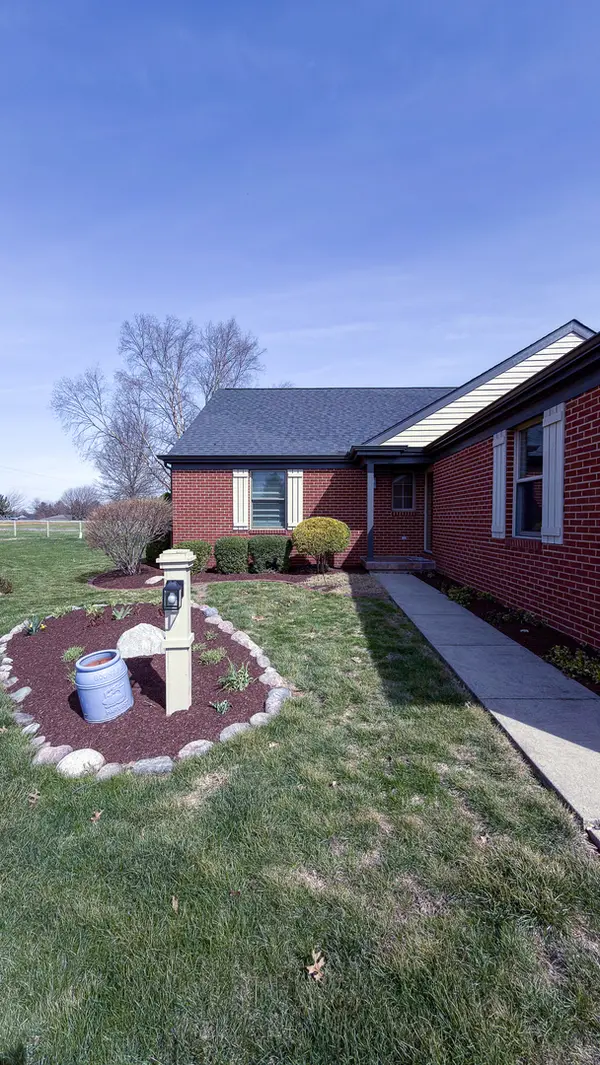 2902 Greystone PL, Champaign, IL 61822